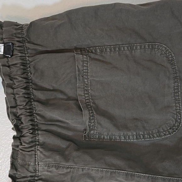 No Boundaries | Olive Green Raw Hem Pull On Shorts Size Large - Picture 4 of 8